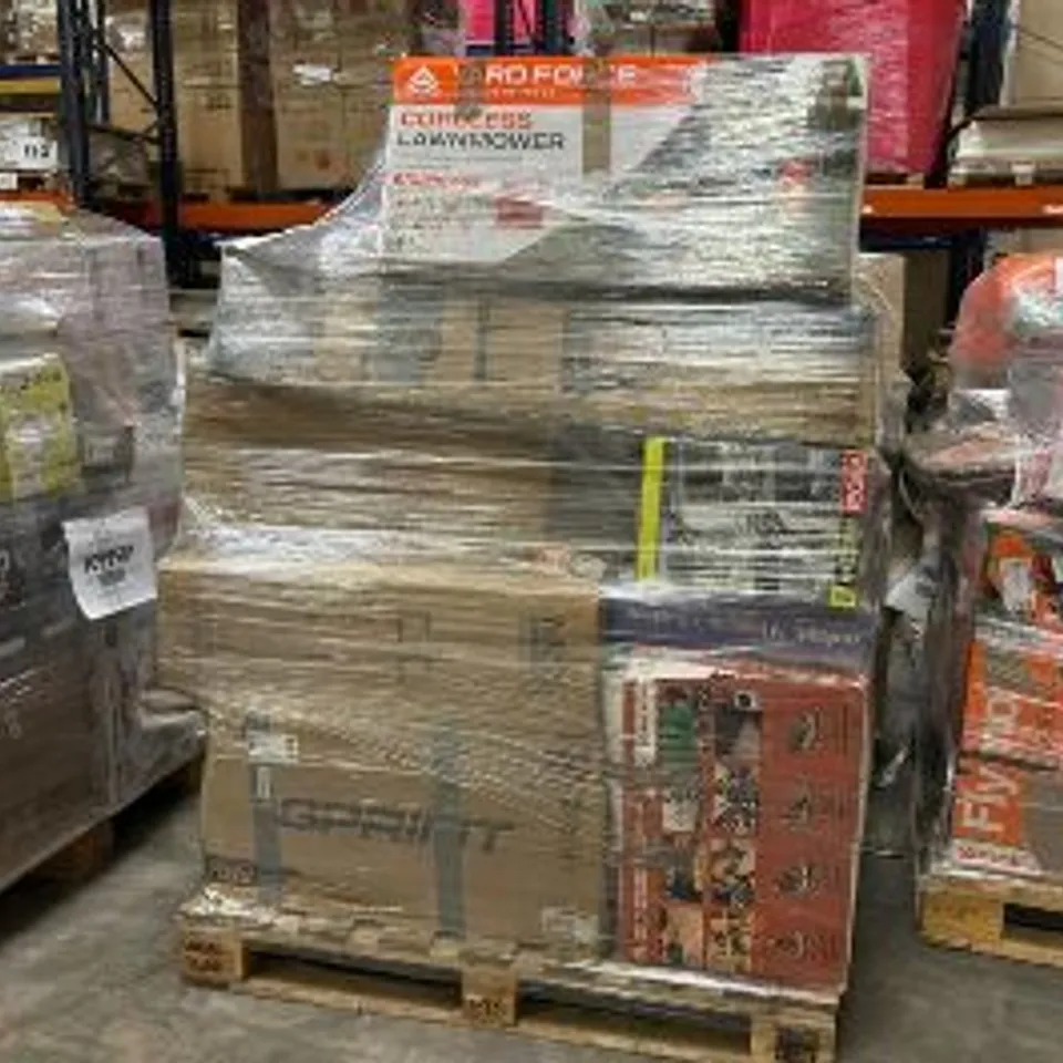 PALLET OF APPROXIMATELY 17 UNPROCESSED RAW RETURN HOUSEHOLD AND ELECTRICAL GOODS TO INCLUDE;