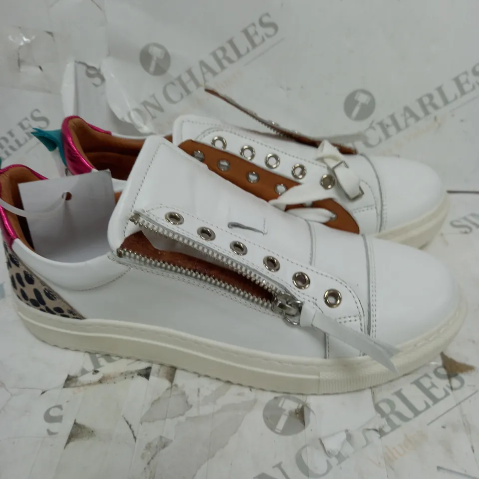 MODA IN PELLE ASINDA TRAINER - SIZE 6