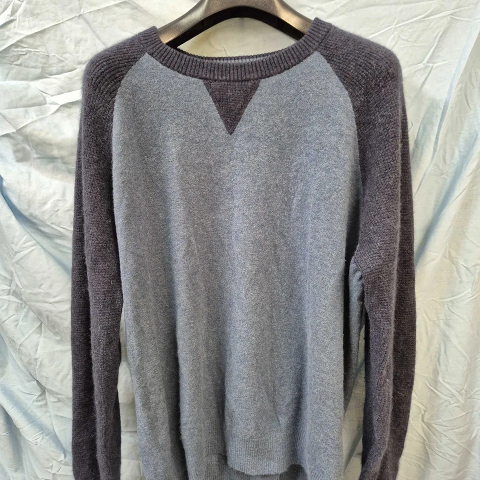 LANDS' END 100% CASHMERE SWEATER – COLOUR-BLOCK GREY BODY WITH CHARCOAL SLEEVES, UK XL (US XL)
