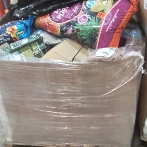 PALLET CONTAINING A LARGE QUANTITY OF GARDEN PRODUCTS AND ITEMS TO INCLUDE;SOIL,VARIETY POND STONES,WEED KILLER