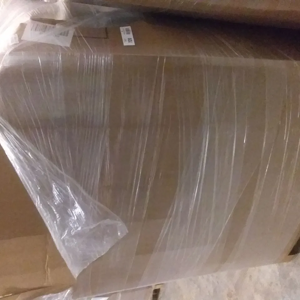 PALLET OF ASSORTED ITEMS INCLUDING OSCILLATING SPRINKLER, TENSION ROD, TELESCOPIC LADDER, SMALL GREENHOUSE KIT