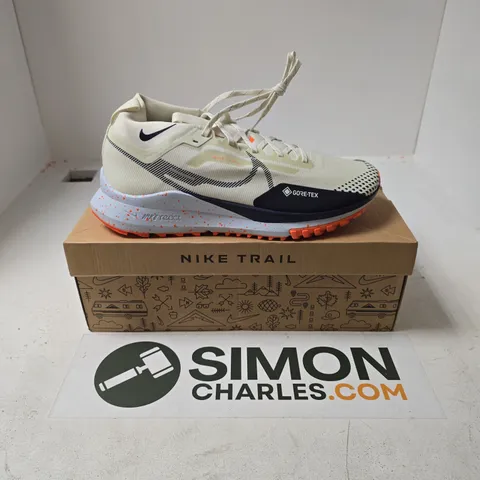 BOXED PAIR OF NIKE REACT PEGASUS TRAIL 4 GTX V2 TRAINERS IN SEA GLASS - UK 12