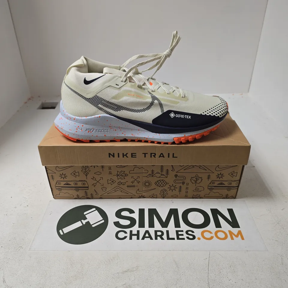 BOXED PAIR OF NIKE REACT PEGASUS TRAIL 4 GTX V2 TRAINERS IN SEA GLASS - UK 12