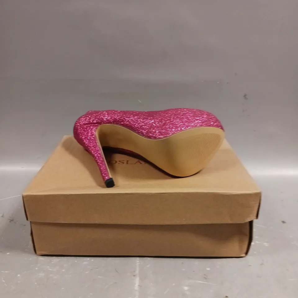 BOXED PAIR OF LOSLANDIFEN PINK GLITTER HIGH HEEL SHOES - SIZE 3.5