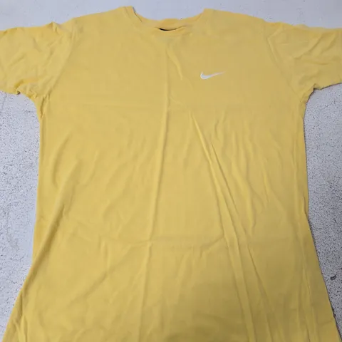 NIKE LOGO CASUAL TEE - SIZE UNSPECIFIED
