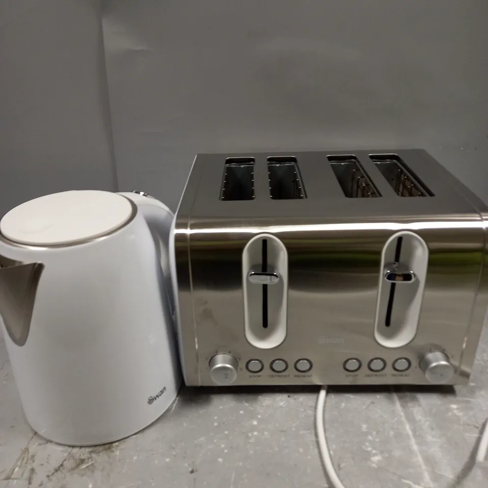 BOXED SWAN TOASTER 4-SLICE & KETTLE COMBO IN WHITE RRP £49.99