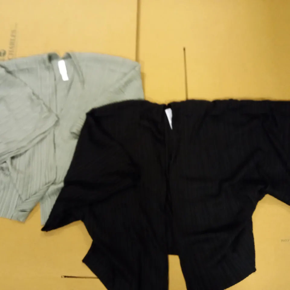 LOT OF 20 BRAND NEW MARLA WYNNE PLISSE JERSEY KIMONO JACKETS BLACK/SAGE SIZES L-3XL