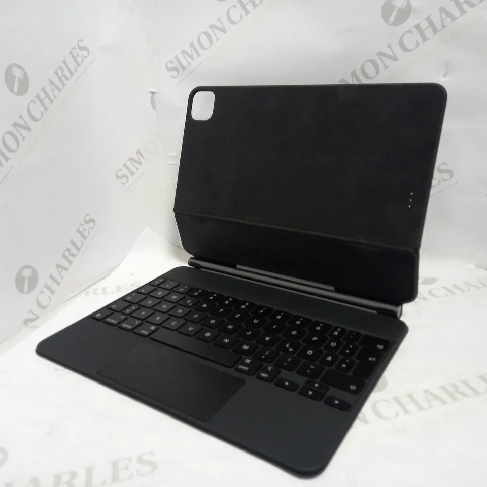 APPLE IPAD MAGIC KEYBOARD 11" A2281