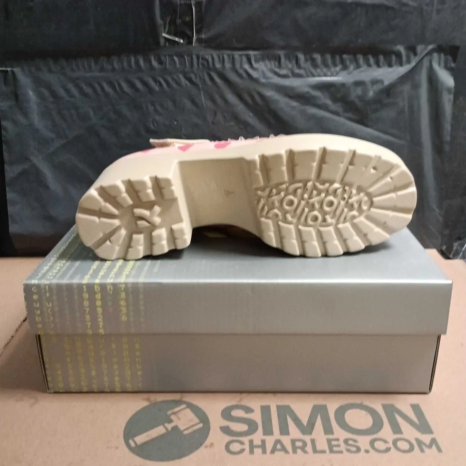 KOI MELANIE SWEETHEART MARY JANE SHOES PINK SIZE 6