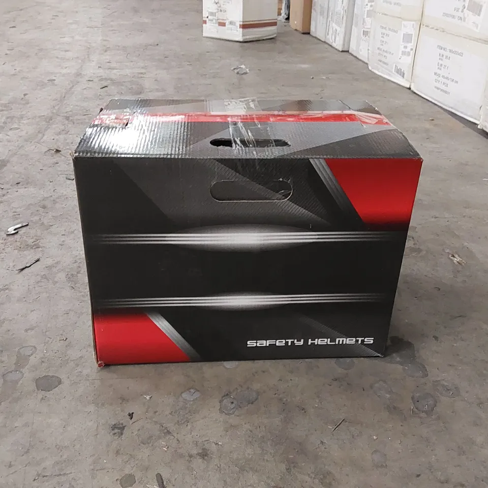 BRAND NEW BOXED MOTORCYCLE SAFETY HELMET - SIZE XL (1 BOX)