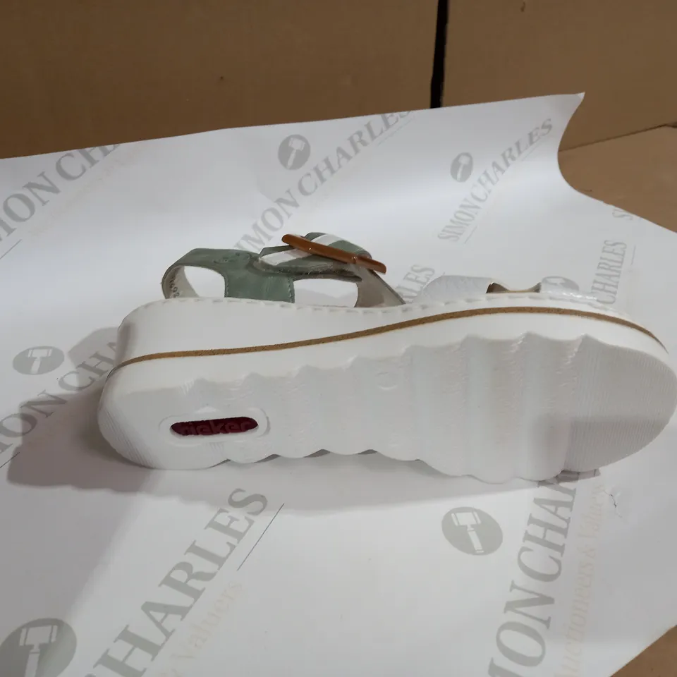 RIEKER WHITE AND GREEN SANDLE SIZE 5
