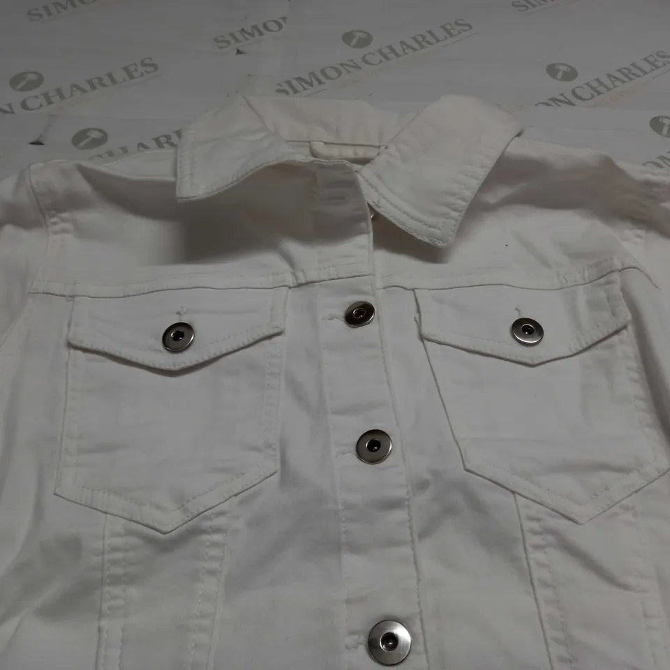 KURT MULLER WOMAN CROP FAUX DENIM JACKET IN WHITE - UK 12