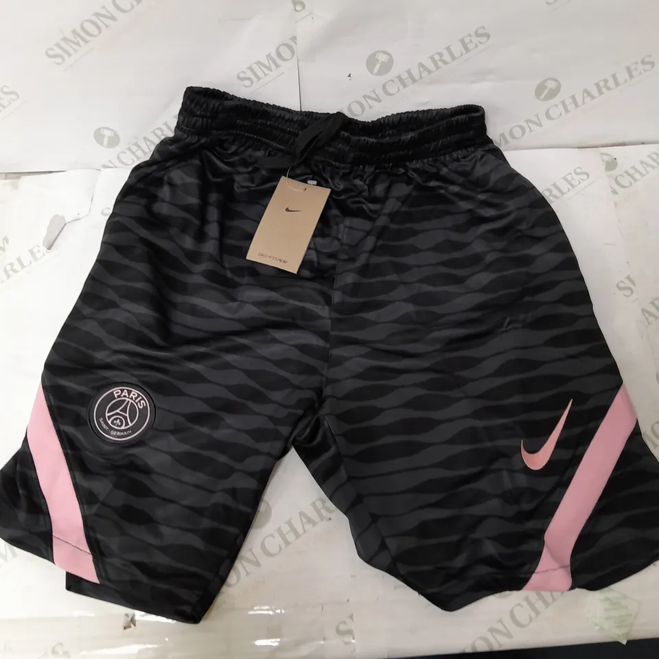 NIKE X PARIS SAINT GERMAIN FC FOOTBALL SHIRT AND SHORT SET IN BLACK AND PINK SIZE L