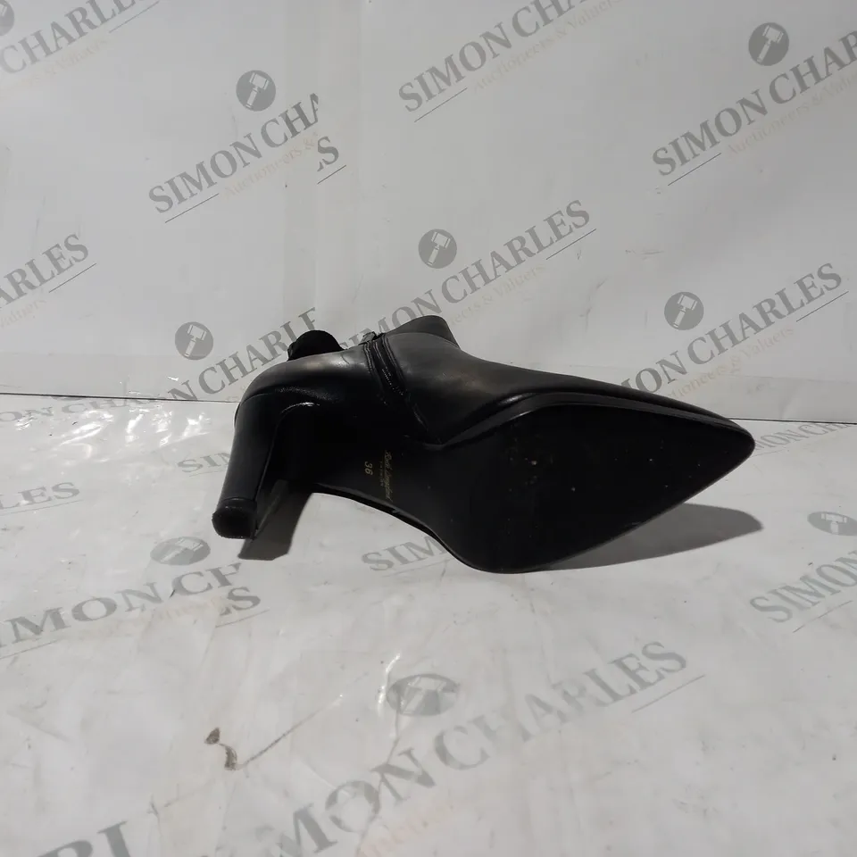 PAIR OF RUTH LANGSFORD PLATFORM LEATHER ANKLE BOOTS IN BLACK UK SIZE 3