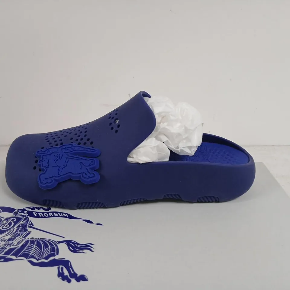 BURBERRY STINGRAY CLOG – KNIGHT BLUE UK 7