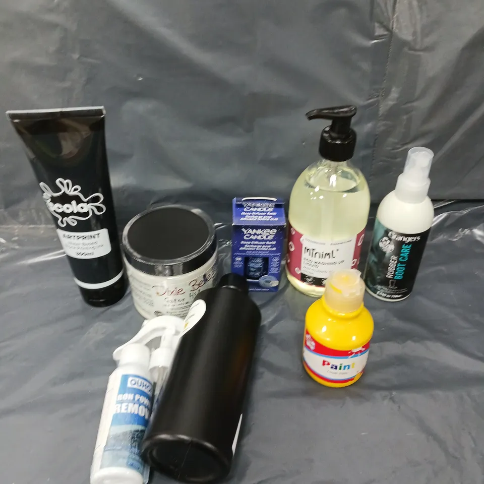 APPROXIMATELY 20 ASSORTED HOUSEHOLD PRODUCTS TO INCLUDE WATER BASED PAINT, WASHING UP LIQUID, GATOR HIDE PASTE ETC - COLLECTION ONLY 