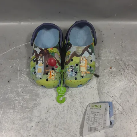 UNBAGGED PAIR OF CROCS CLASSIC CLOG CHILDRENS BLUEY UK C9