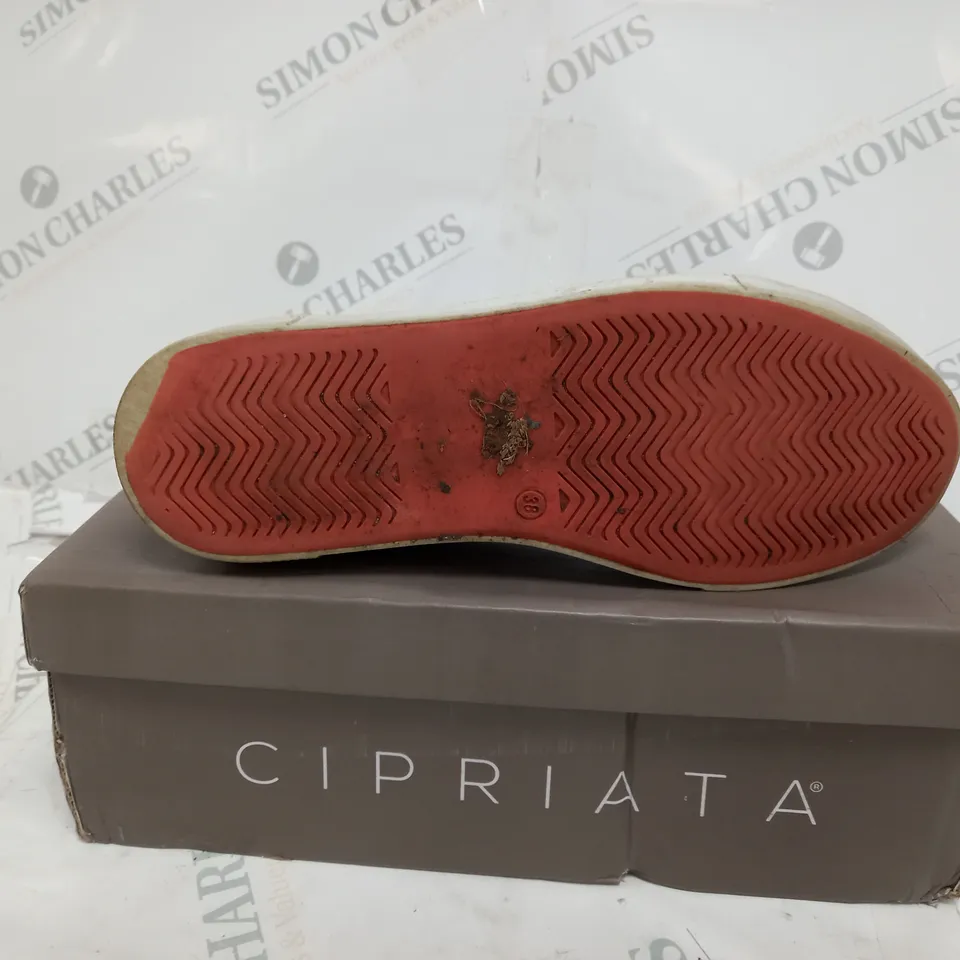 BOXED RUTH LANGSFORD TRAINER WITH ZIP DETAIL, WHITE LEOPARD, UK 5