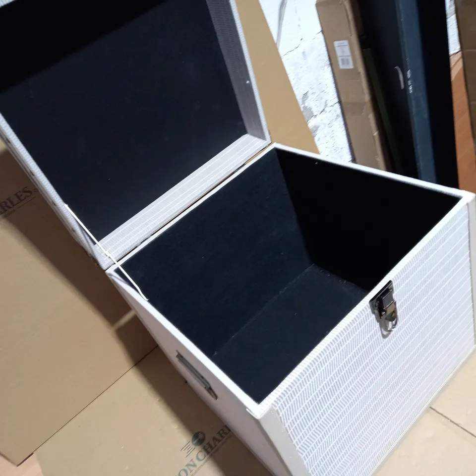 KELLY HOPPENS STORAGE CHEST PATTERNED