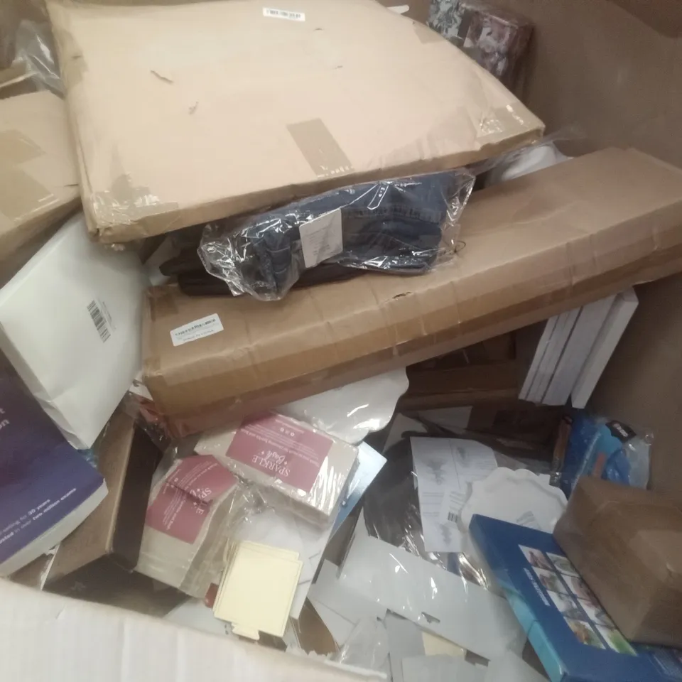 PALLET OF ASSORTED ITEMS INCLUDING AIR COOLER, HOMIDEC DRYING RACK, TODDLERS BED RAIL, BEACH TOY TABLE, JUVALE SQUARE CAKE BOARDS, SPARKLE & BASH CUPCAKE STANDS 