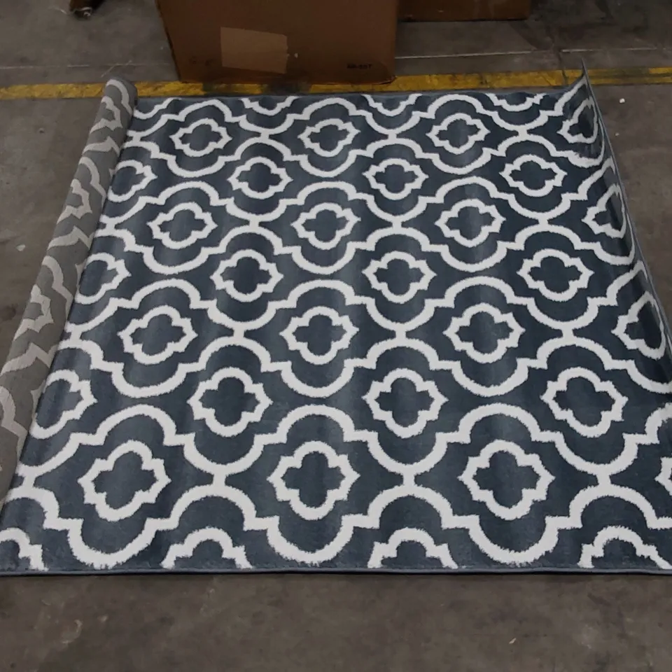 MIST TRADITIONAL RUG - BLUE // SIZE: 160 X 220cm