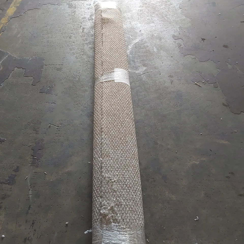 ROLL OF QUALITY OASIS ALMOND CARPET - APPROXIMATELY 2.3 x 4m