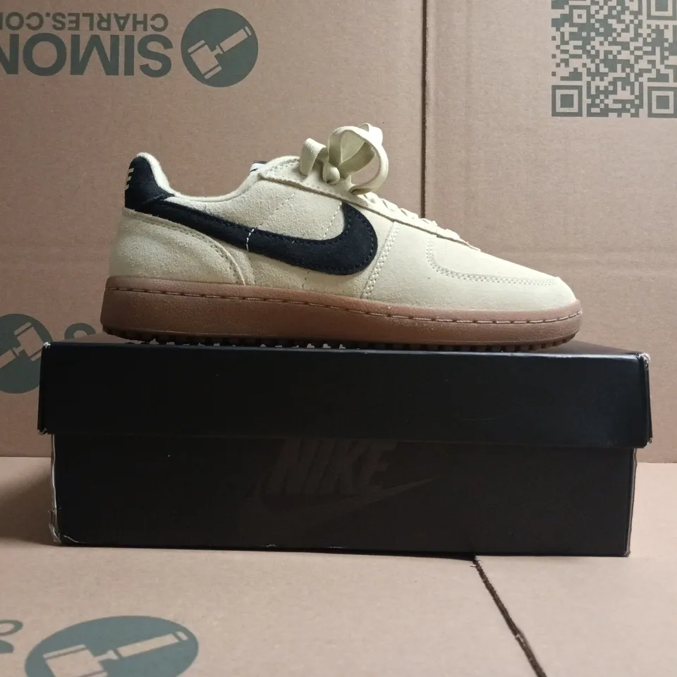 BOXED PAIR OF NIKE FIELD GENERAL TRAINERS IN GREEN/BLACK SIZE UK 5