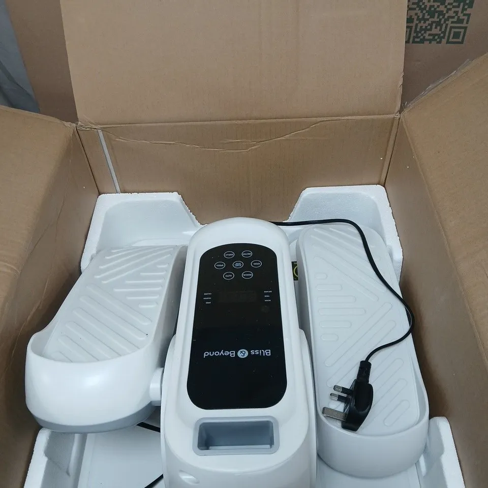 BLISS AND BEYOND STEPFIT PORTABLE ELECTRONIC STEPPER BOXED