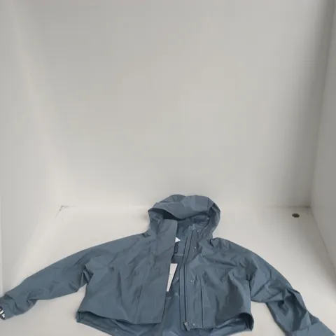 LULULEMON RAIN CHASER JACKET β WOMEN'S, UK 8 (US 4) β BLUE