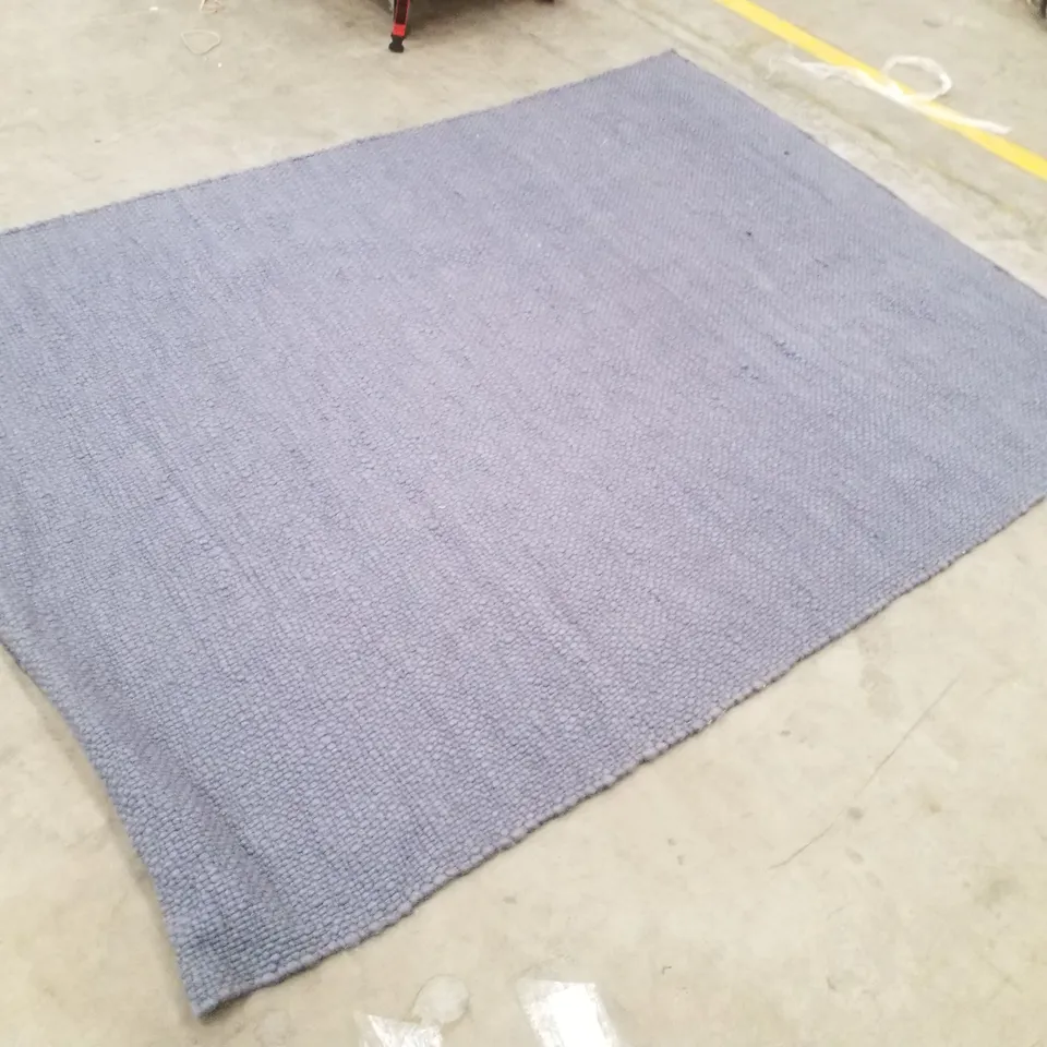 QUALITY DESIGNER AREA RUG    - APPROXIMATELY 236X167CM