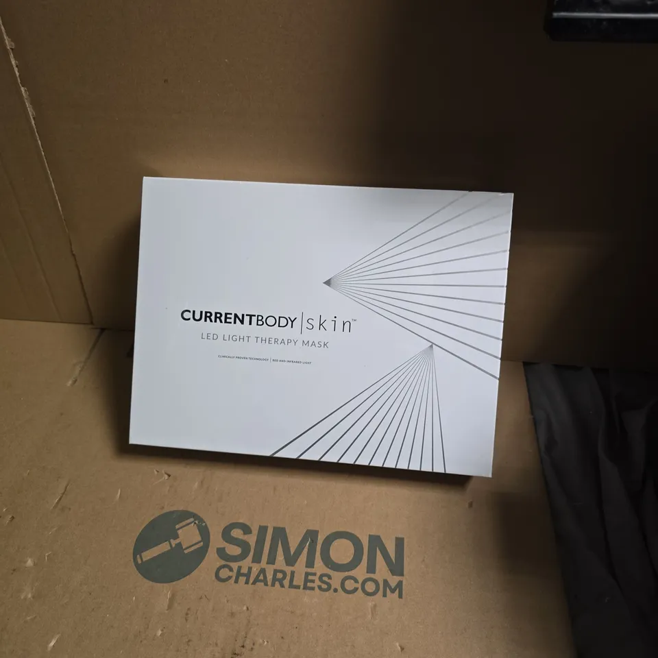 CURRENTBODY SKIN LED LIGHT THERAPY MASK