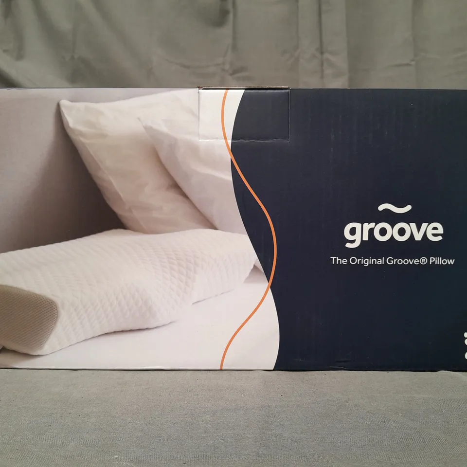 BOXED GROOVE THE ORIGINAL GROOVE PILLOW