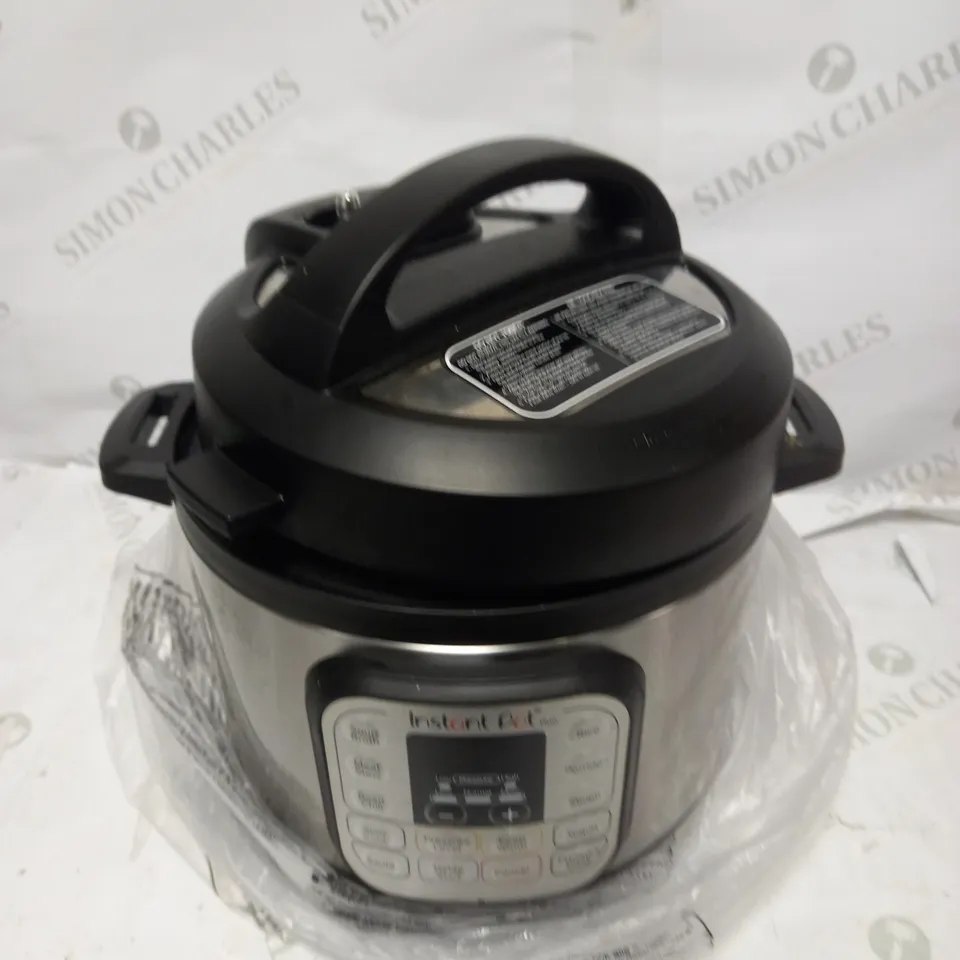 INSTANT POT DUO MINI PRESSURE COOKER