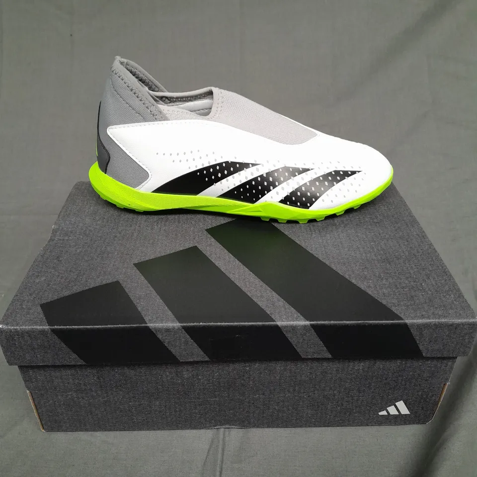 BOXED PAIR OF ADIDAS PREDATOR ACCURACY .3  IN WHITE SIZE UK 4