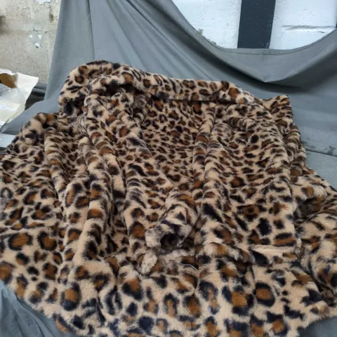 CHEETAH PATTERN JACKET SIZE XXL