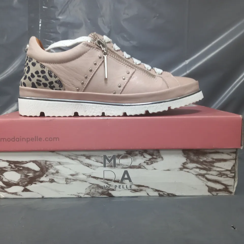 BOXED PAIR OF MODA IN PELLE BRASINA TRAINERS IN CAMEO CHEETAH SIZE 3