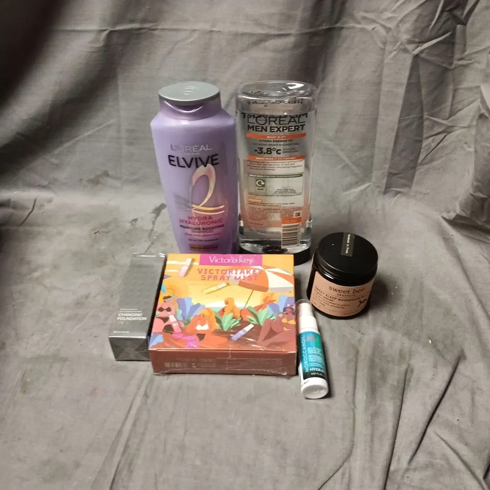 APPROXIMATELY 20 ASSORTED COSMETIC ITEMS TO INCLUDE LOREAL ELVIVE, LOREAL MEN EXPERT, SPRAY MIST, SWEET BEE MAGNESIUM BUTTER, GROEI CHANGING FOUNDATION ETC