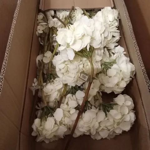 BOX TO CONTAIN A LARGE NUMBER OF MEZU FAUX HYDRANGEA WHITE FLOWERS WITH SHORT STEM