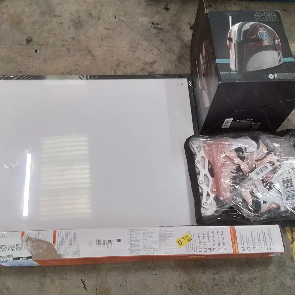 PALLET CONTAINING ASSORTED PRODUCTS INCLUDING PICTURE FRAME, STAR WARS SABINE WREN HELMET, ROLLER SKATES & RETRACTABLE SAFETY GATE
