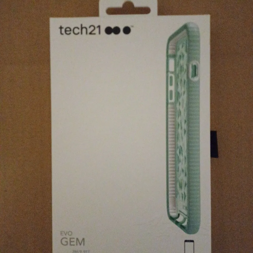 LOT OF APPROXIMATELY 100 BRAND NEW BOXED TECH 21 EVO GEM CASE WITH 9.9FT 3-LAYER DROP PROTECTION FOR IPHONE 7 PLUS T21-5429 GREEN