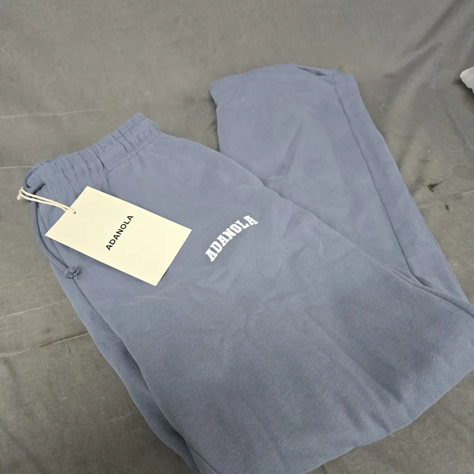 ADANOLA VARSITY LOOSE FIT STRAIGHT LEG SWEATPANTS – SLATE BLUE – SIZE M 