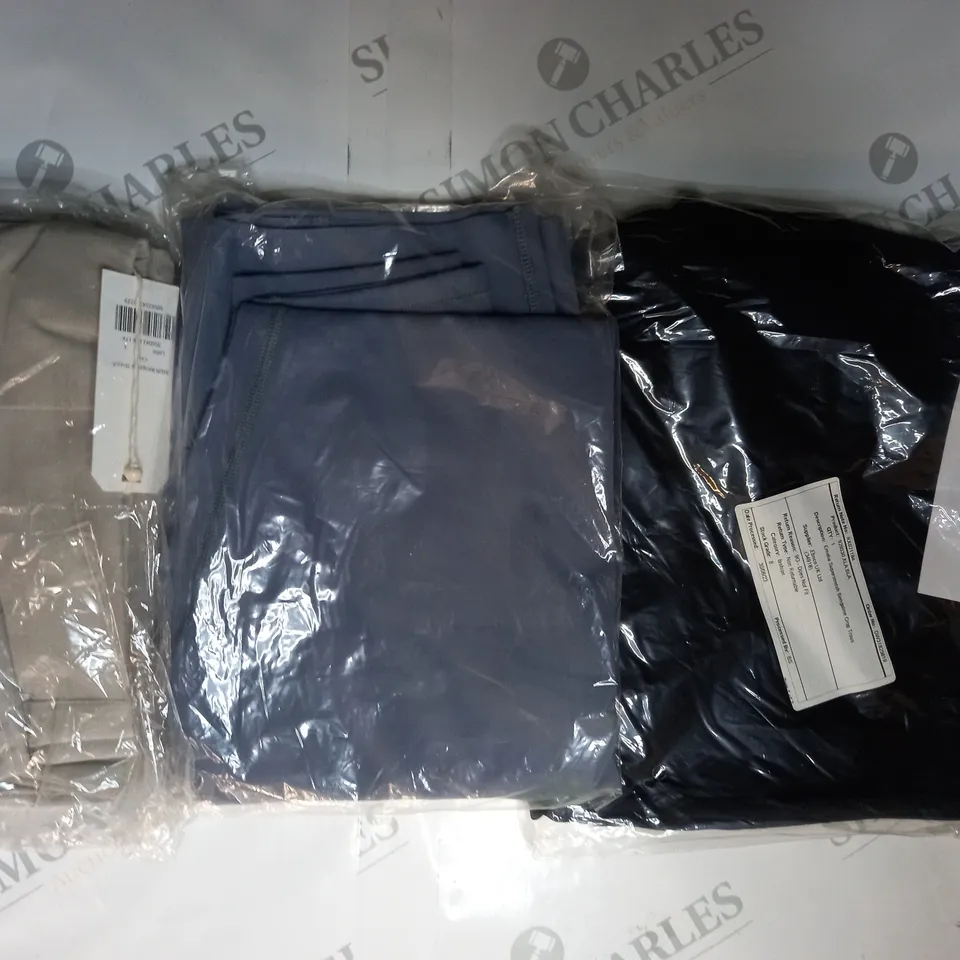 APPROXIMATELY 10 ASSORTED CLOTHING ITEMS IN VARIOUS STYLES AND SIZES