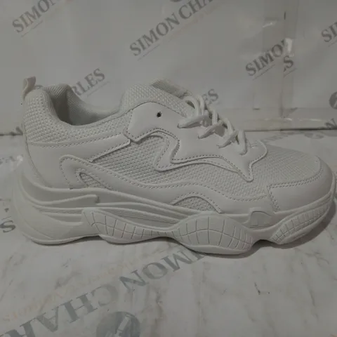 PLT WHITE TRAINERS SIZE 5