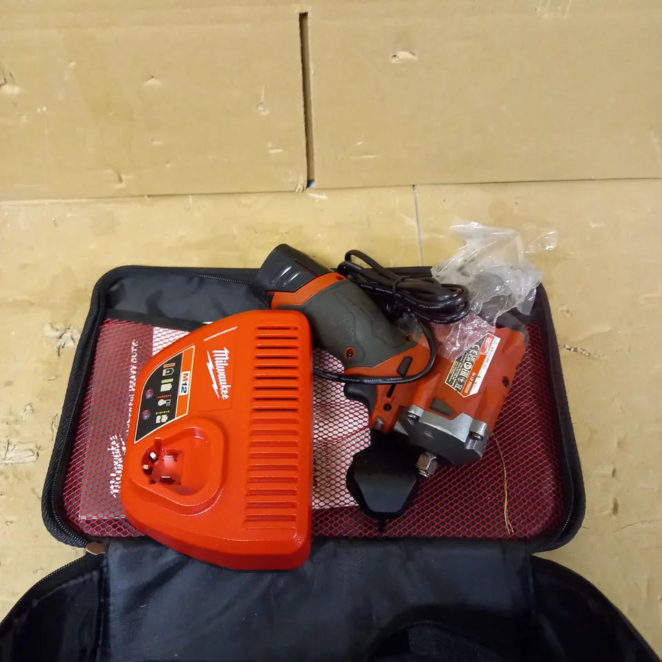 MILWAUKEE M12FIW38-202B 3/8" IMPACT WRENCH