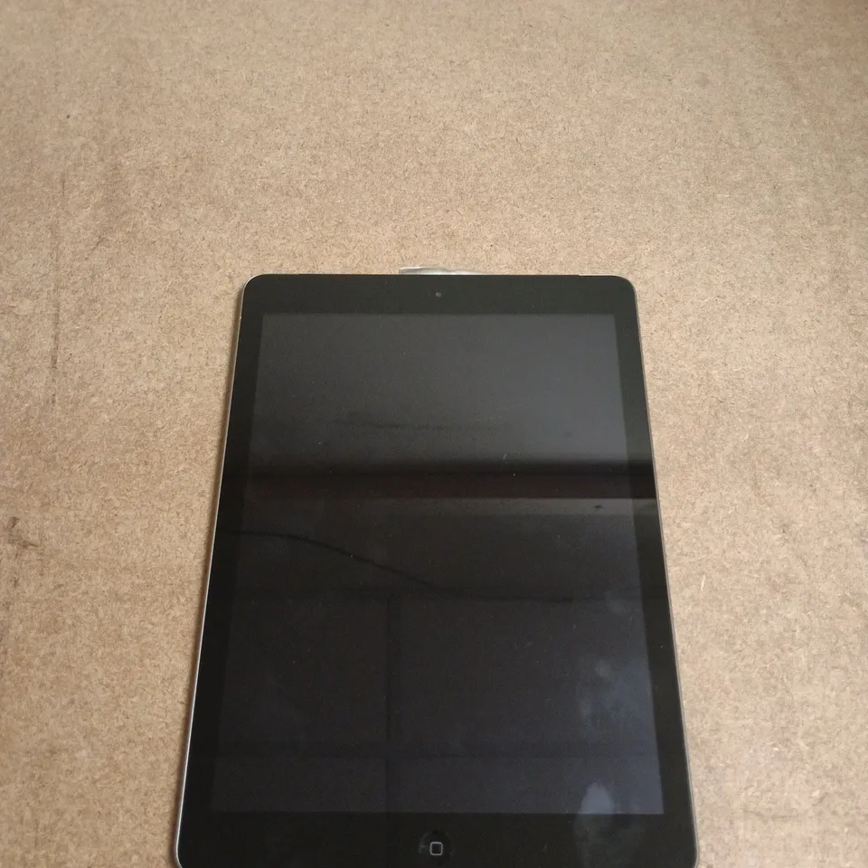 APPLE IPAD – SILVER BACK, 9.7-INCH TABLET
