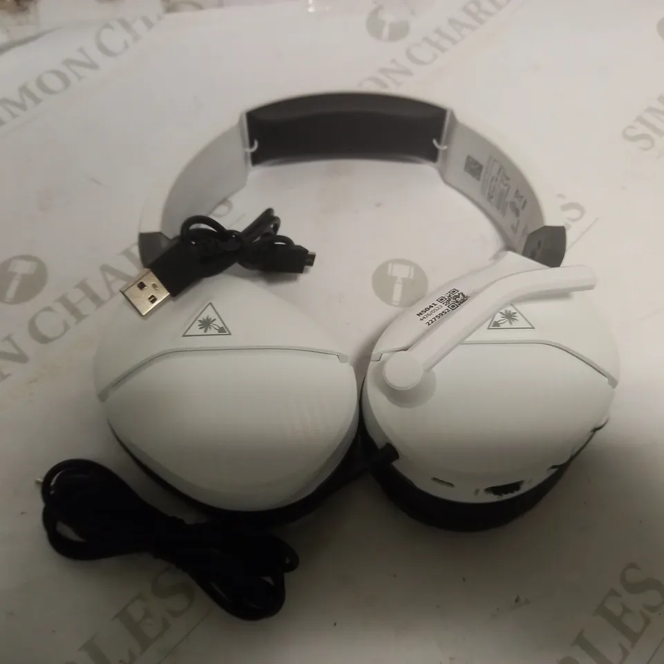 TURTLE BEACH RECON 200 MULTIPLATFORM WIRED GAMING HEADSET, WHITE