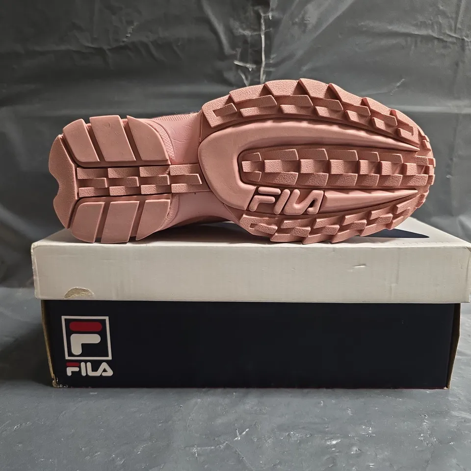 BOXED PAIR OF FILA DISRUPTOR II PREMIUM REPEAT TRAINERS IN PINK SIZE UK 6