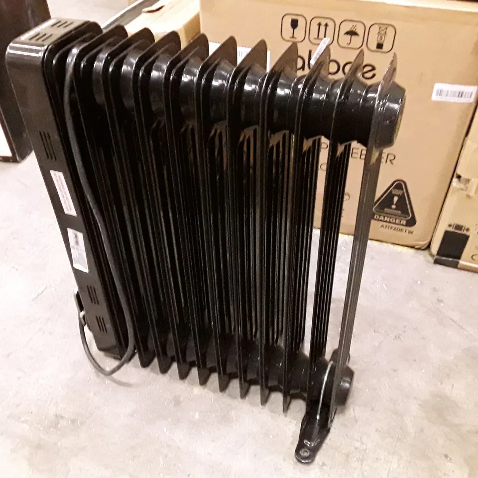RUSSELL HOBBS RHOFR1106B 2.5KW 11-FIN OIL FILLED RADIATOR IN BLACK