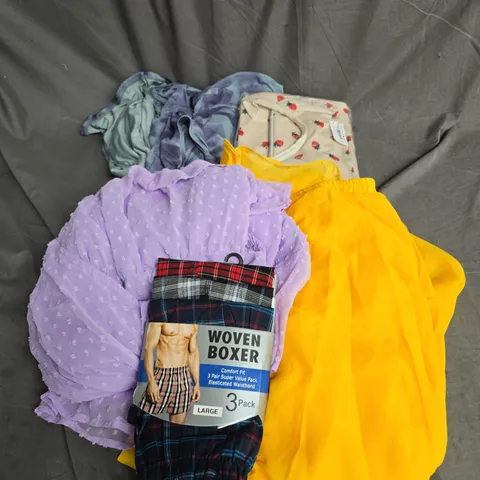 BOX OF APPROXIMATELY 20 ASSORTED CLOTHING ITEMS TO INCLUDE DRESS, BOXERS, SKIRT, ETC