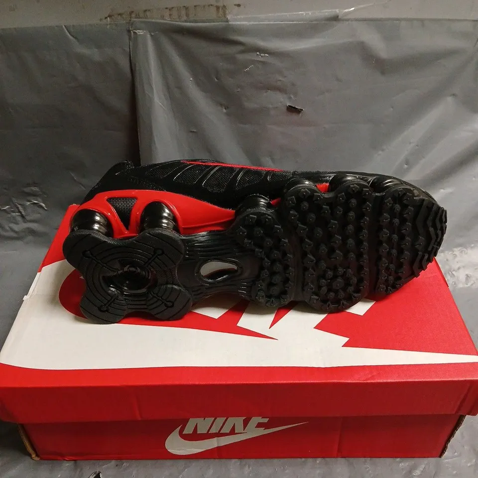 BOXED PAIR OF NIKE SHOX TL TRAINERS - 7